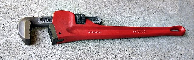 Pipe wrenches 