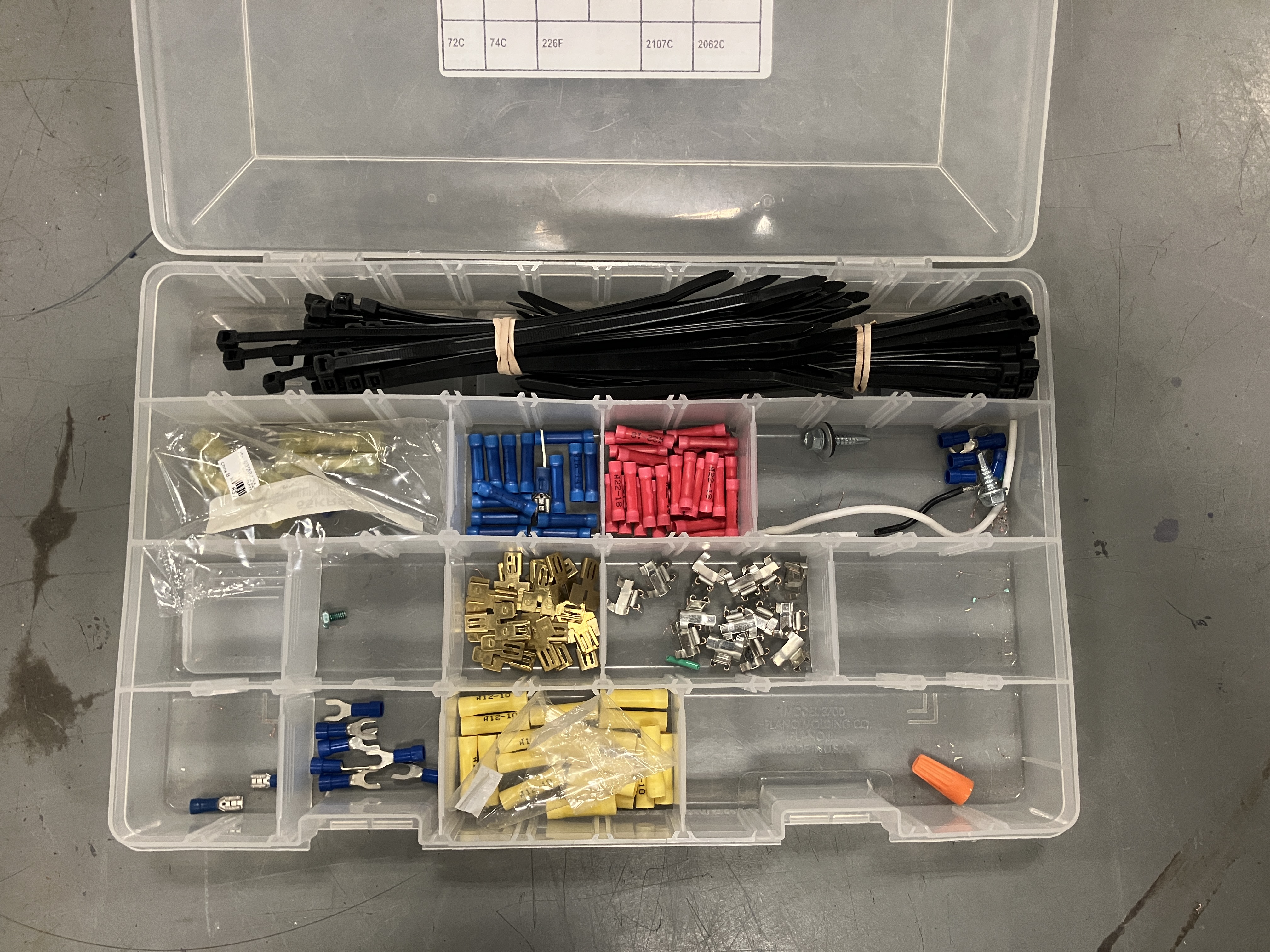 Terminal block and connector kit 