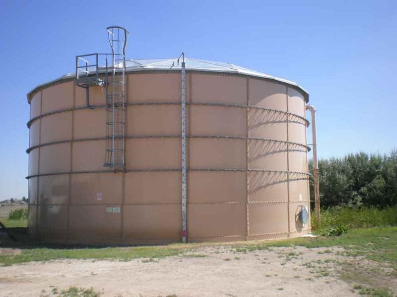 http://tanksindia.com/wp-content/gallery/portable-water-storage-tank/tan-potable-water-storage-tank.jpg